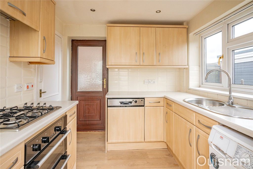 Property photo 3 of 15 Picture No. 12