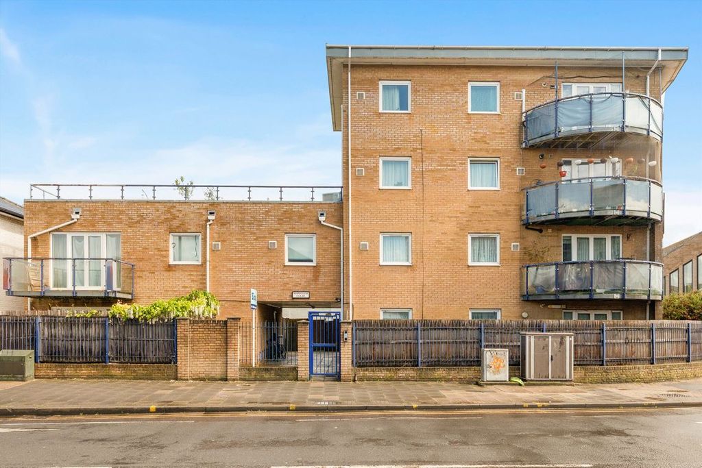 Property photo 1 of 7