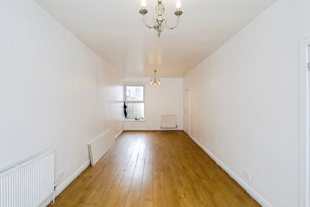 Property photo 3 of 18 Image
