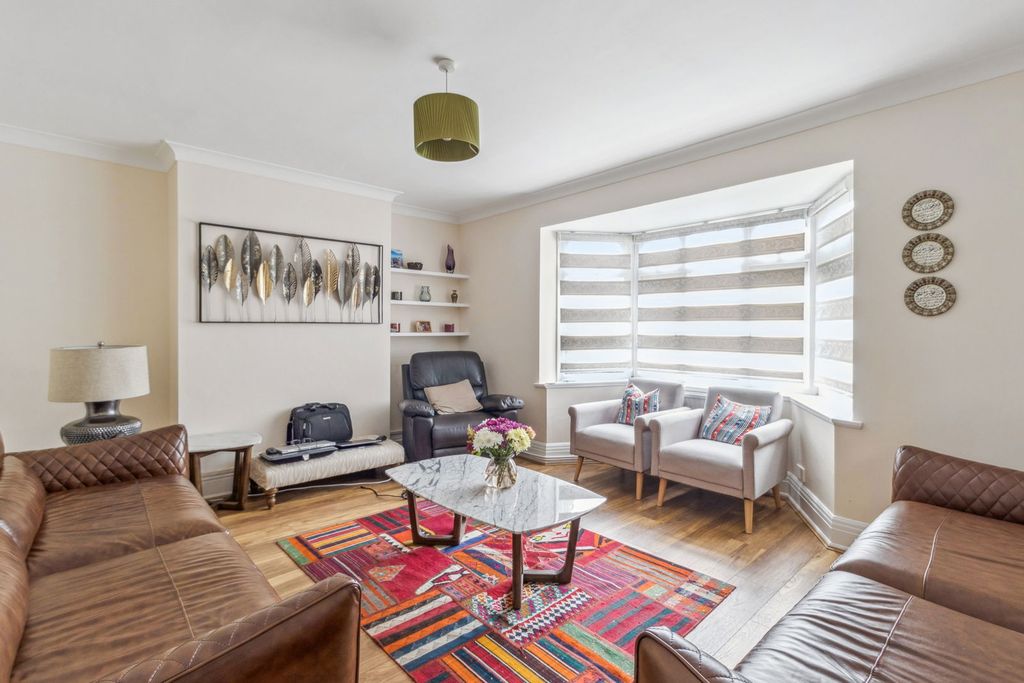 Property photo 3 of 22