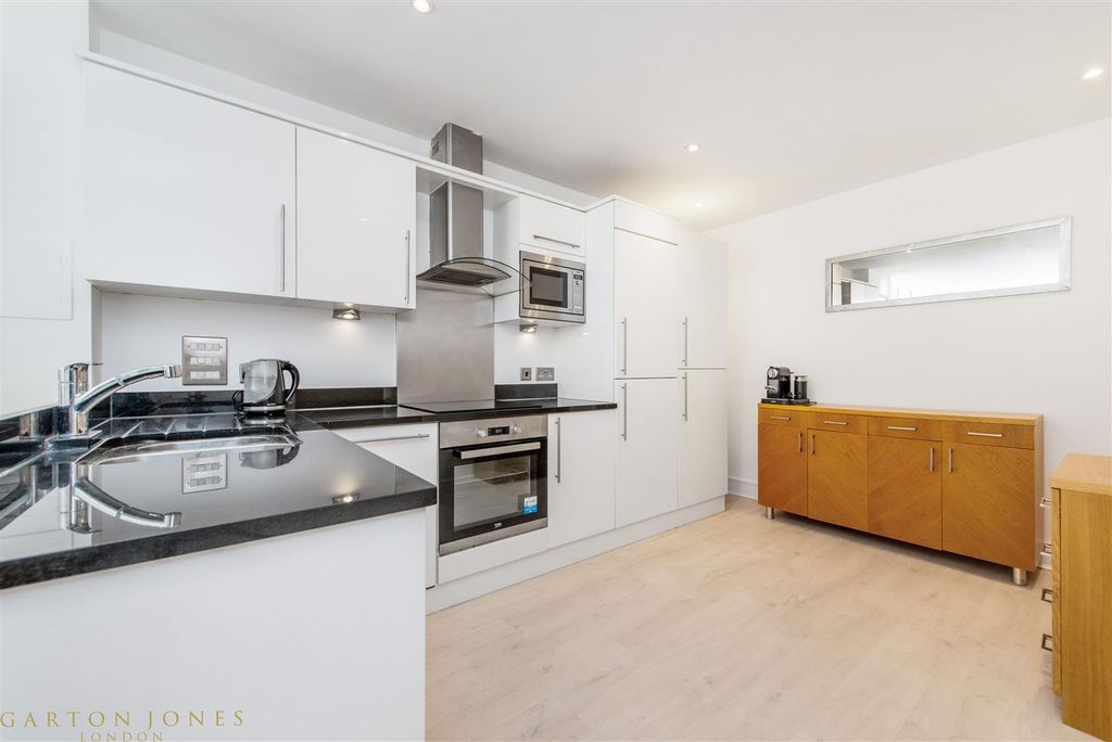 Property photo 1 of 11 Kitchen
