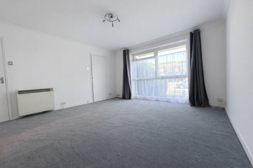 Property photo 2 of 8 Studio Room