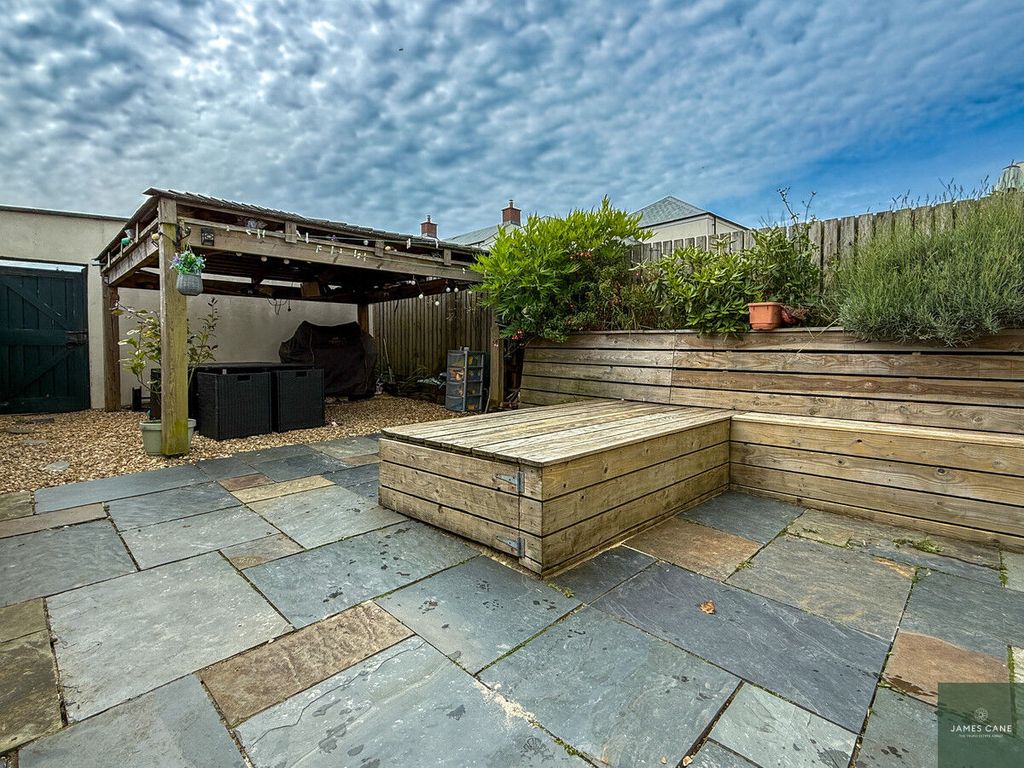 Property photo 3 of 19