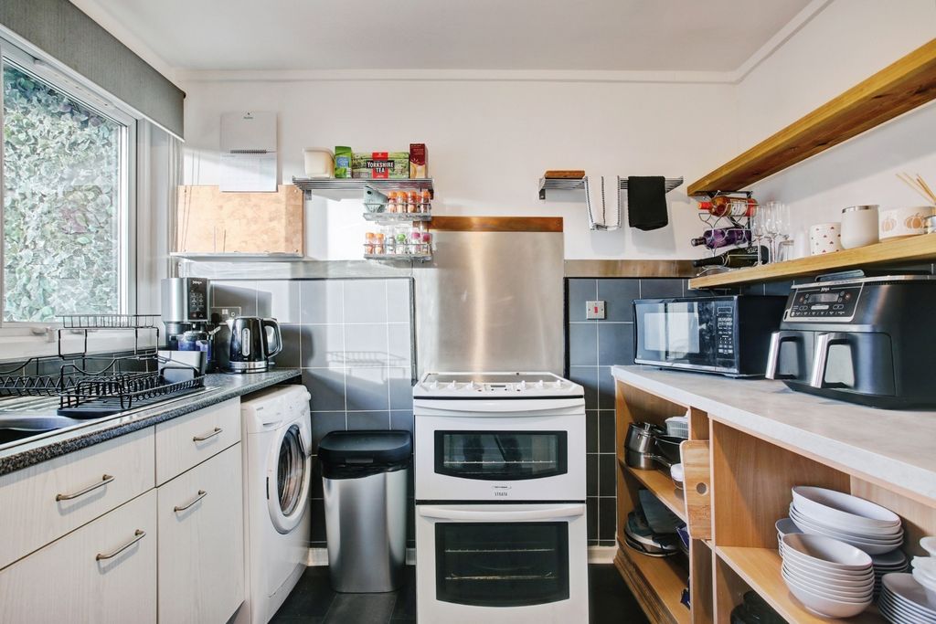 Property photo 2 of 9 Pbox-Img.Jpg