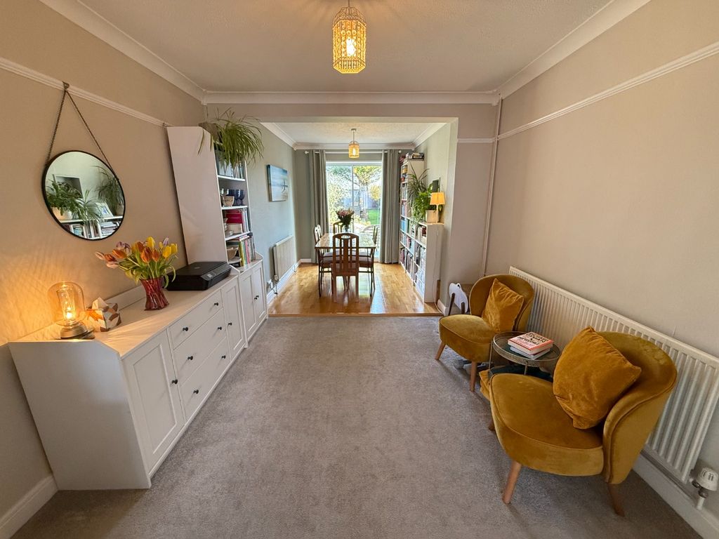 Property photo 2 of 19 4300653