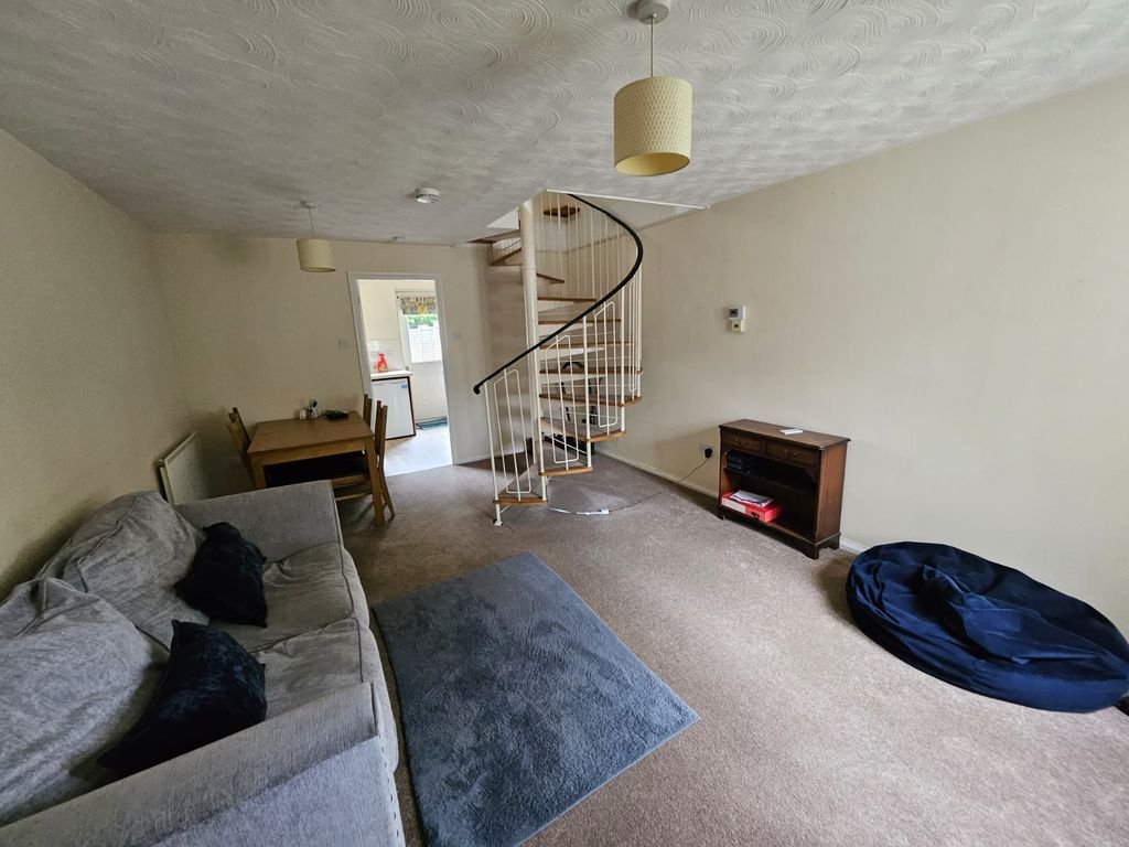 Property photo 2 of 12 Photo 13