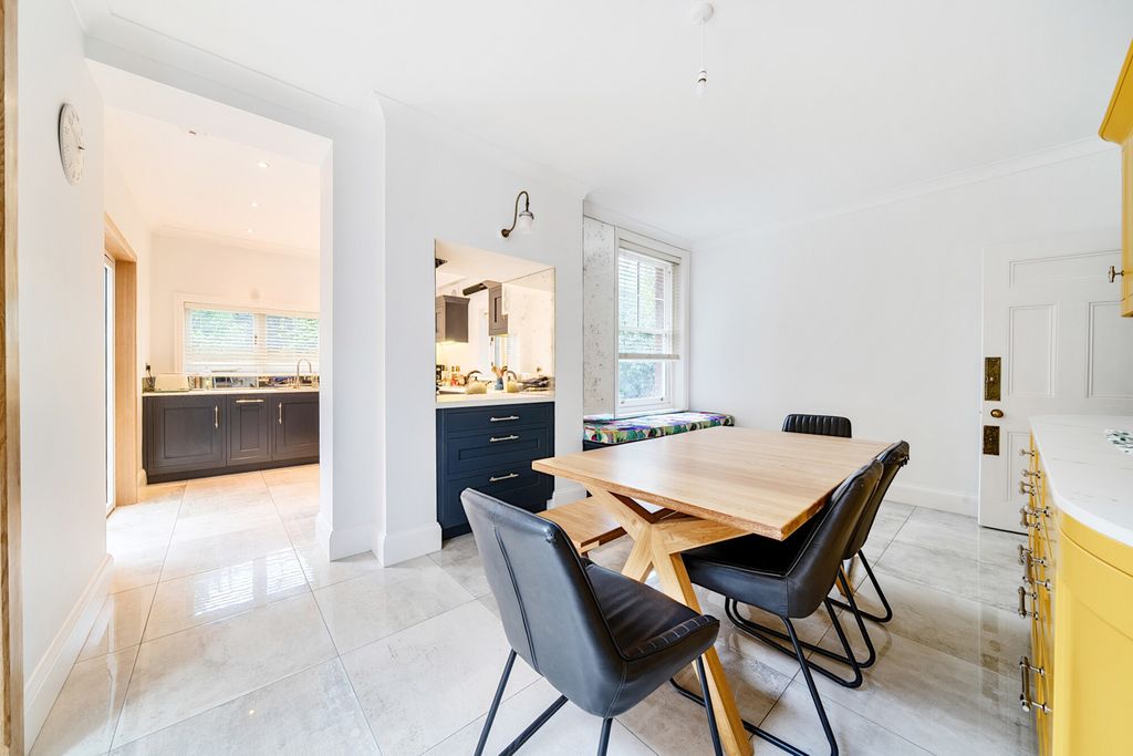 Property photo 3 of 20 Dining Room