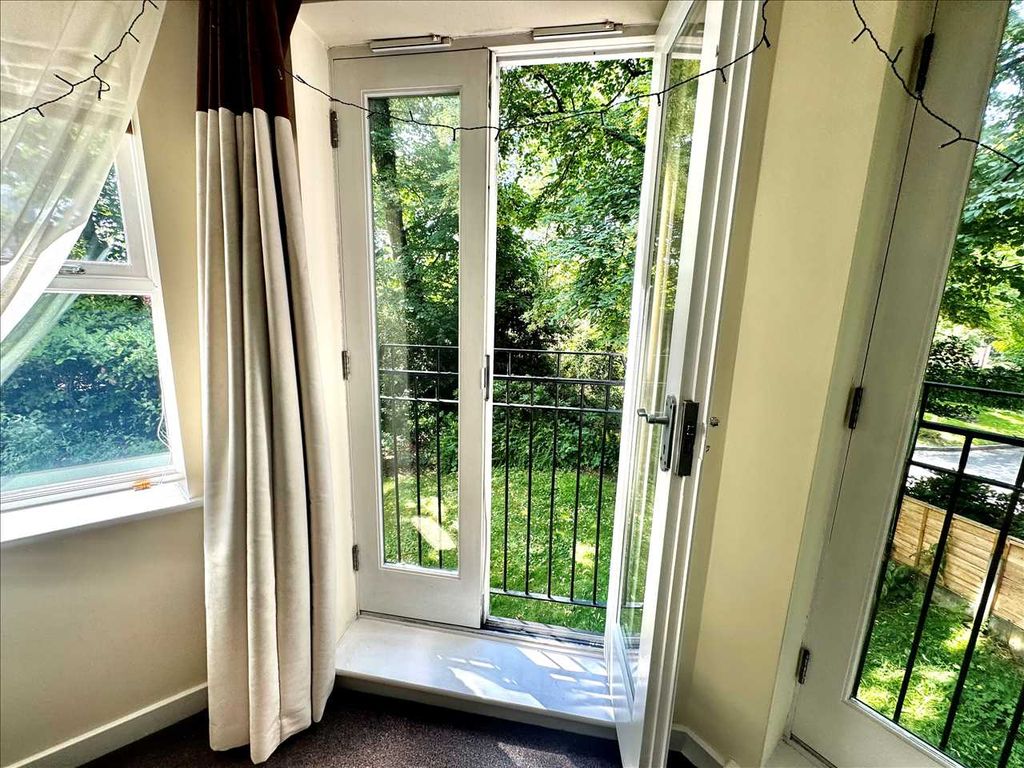 Property photo 1 of 6 Dining Room