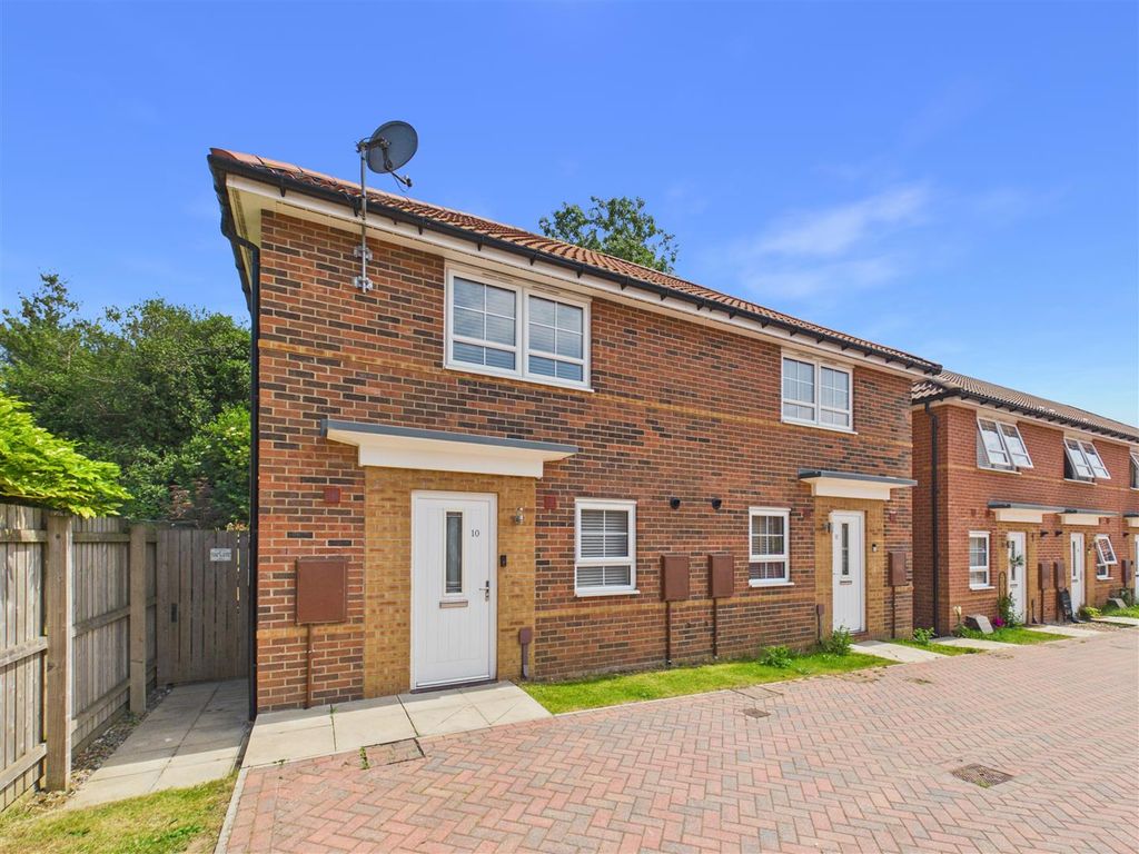 Property photo 1 of 11 Needham Rise - Main