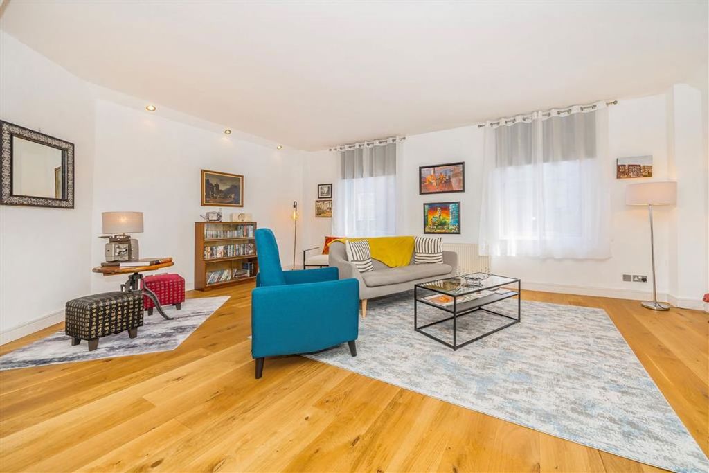 Property photo 2 of 8