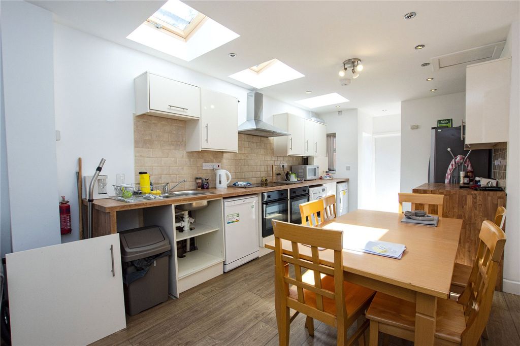 Property photo 2 of 13 Picture No. 11