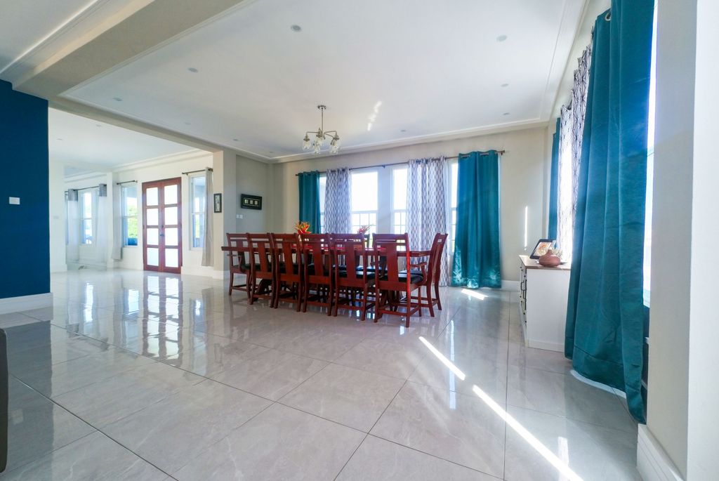 Property photo 3 of 48