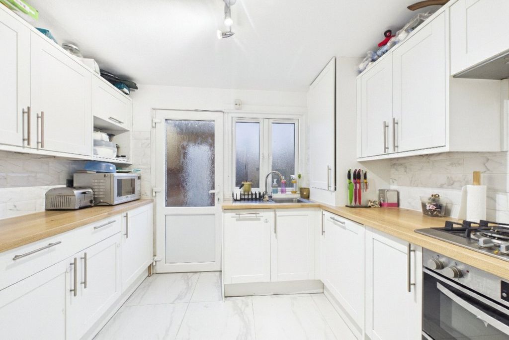 Property photo 2 of 8 Picture No. 06