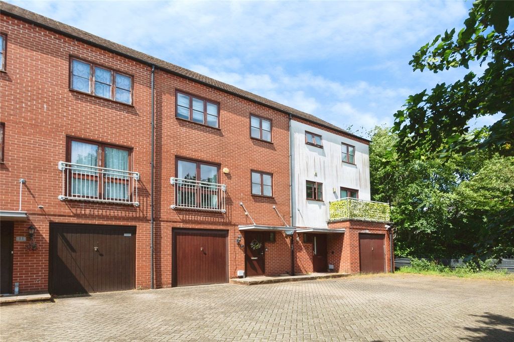 Property photo 1 of 18 Picture No. 24