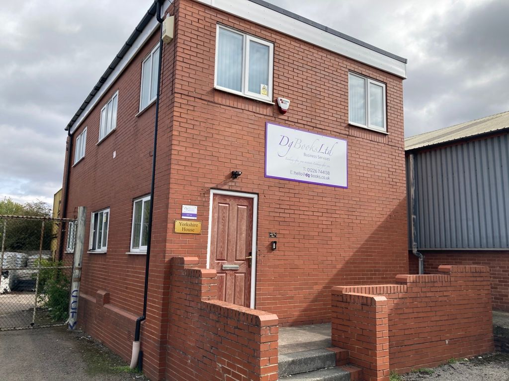 Property photo 1 of 11 Photo 9