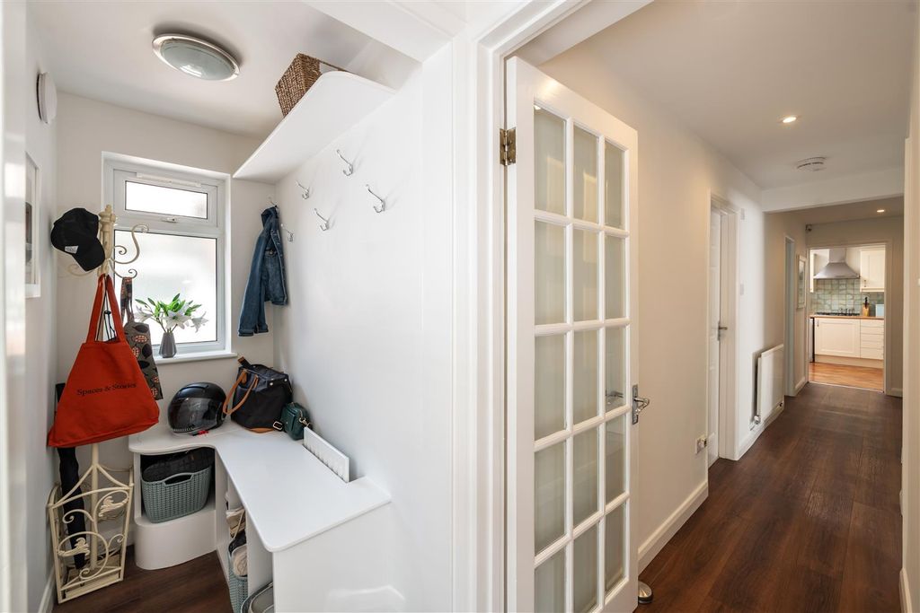 Property photo 2 of 34 Tenbury Internals More9.Jpg