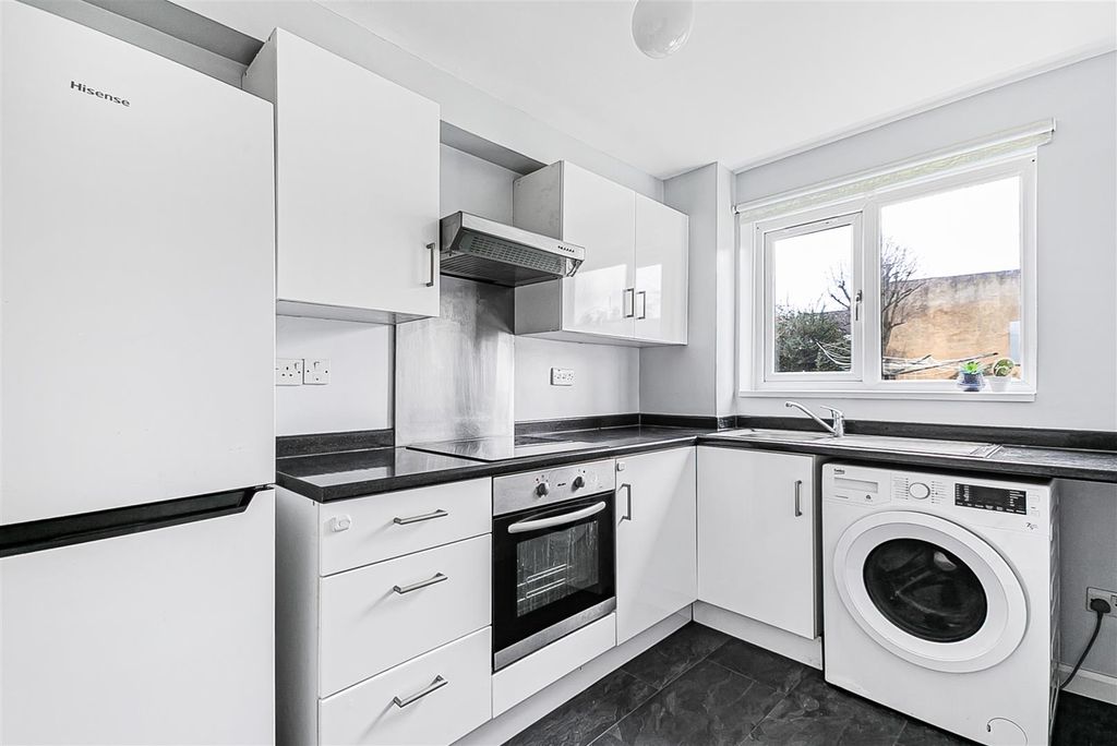 Property photo 3 of 18 3