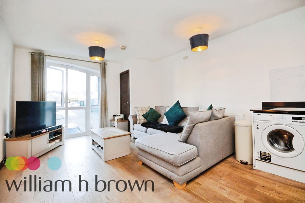 Property photo 2 of 16 Image