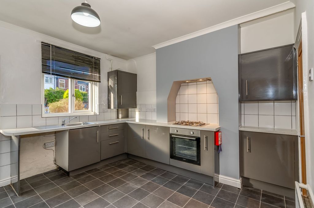 Property photo 2 of 22