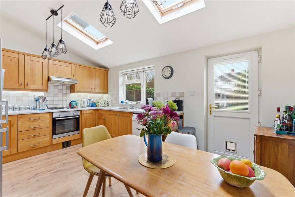 Property photo 3 of 17 Picture No. 06