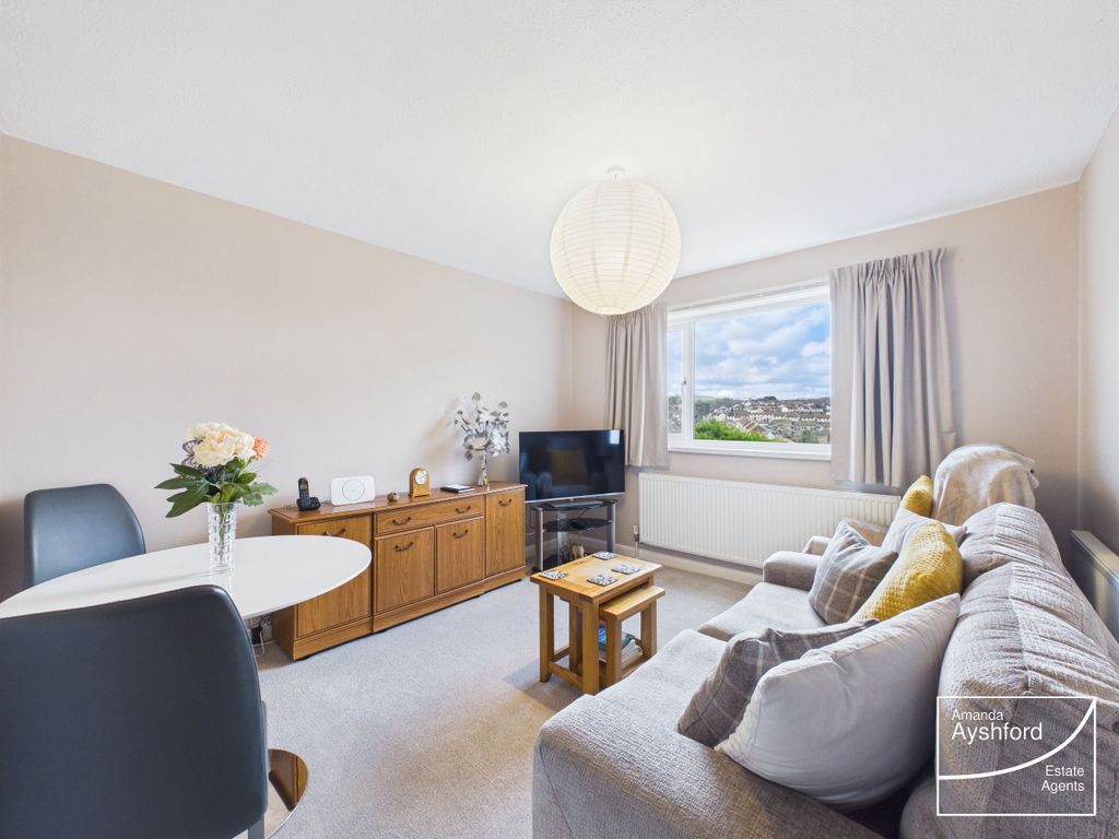 Property photo 2 of 23