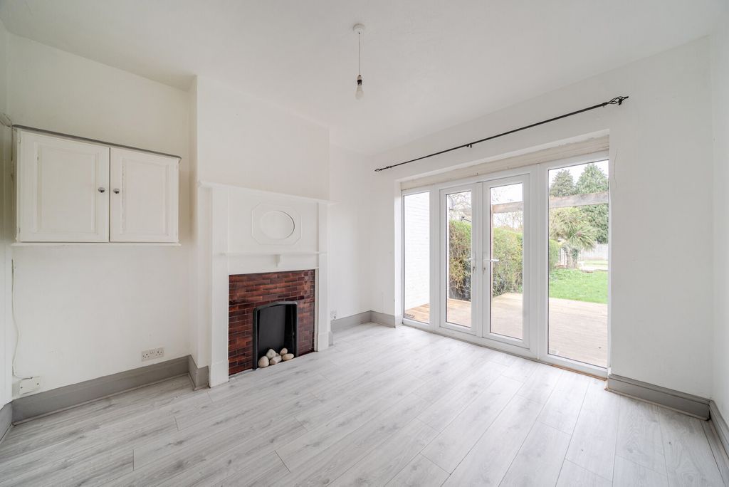 Property photo 3 of 13 1429899-11-69B2Ad...