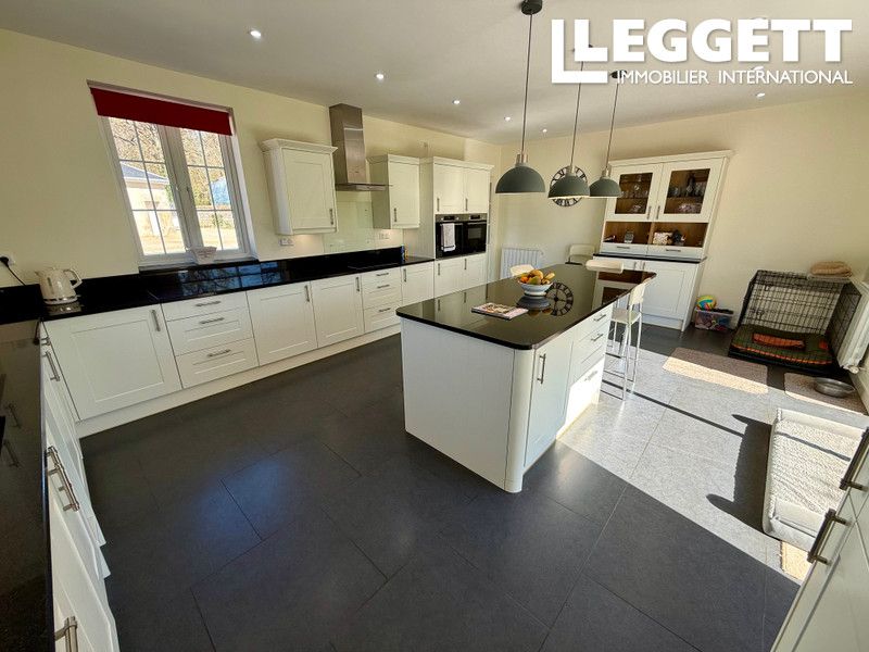 Property photo 3 of 10