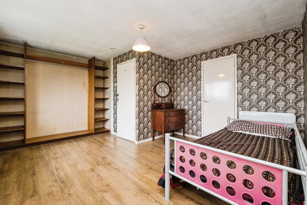 Property photo 3 of 20 Pbox-Img.Jpg