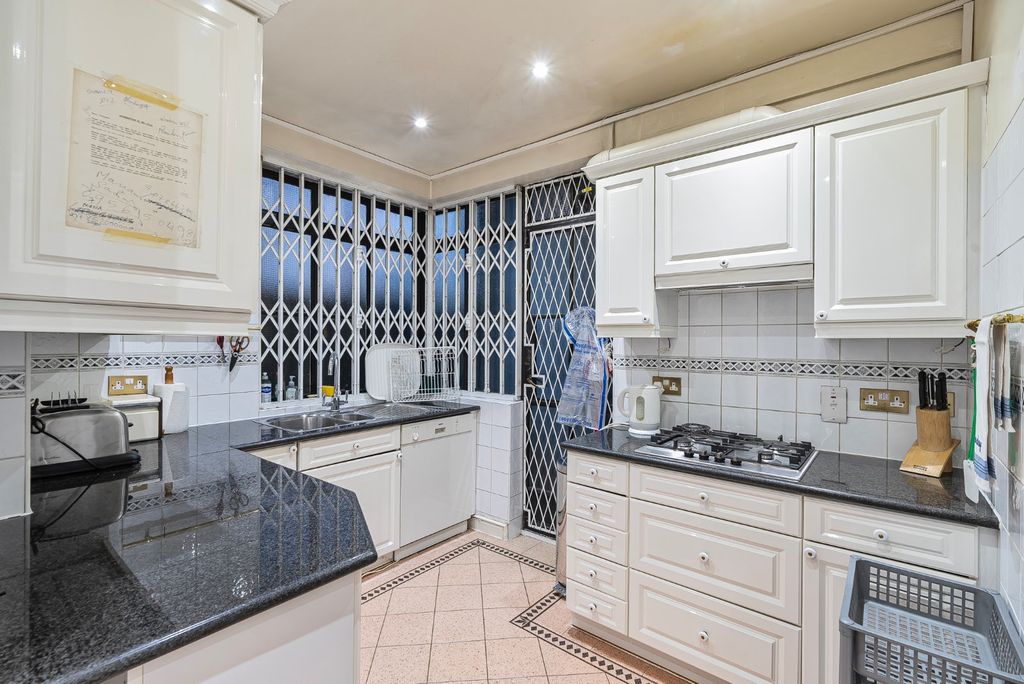 Property photo 3 of 11 Picture No. 06