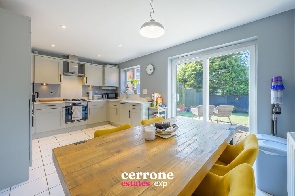 Property photo 2 of 21