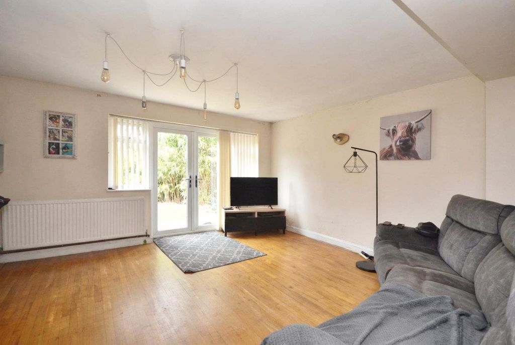 Property photo 3 of 14 Sitting Room