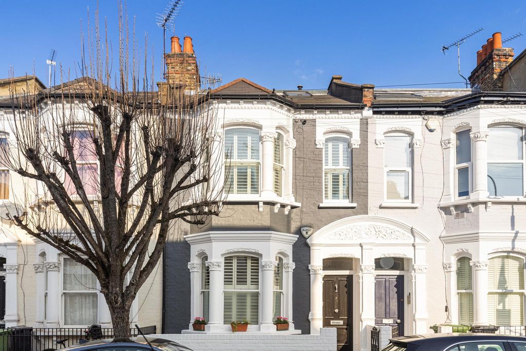 Property photo 2 of 18 Image