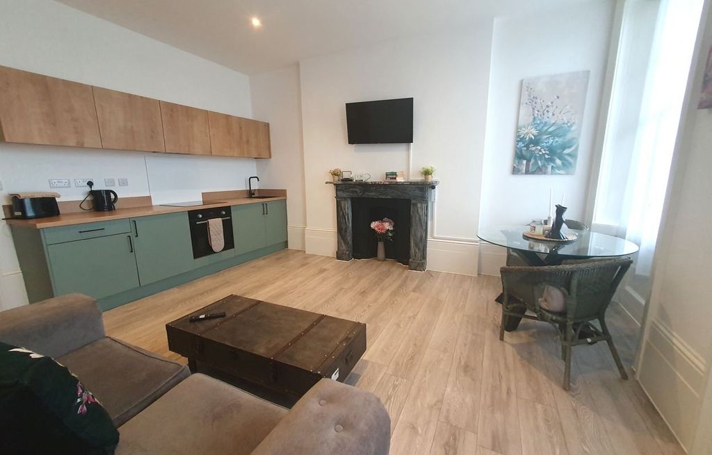 Property photo 2 of 5 Picture 2