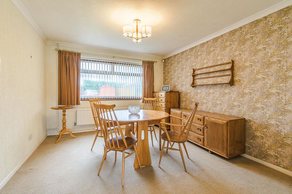 Property photo 3 of 25 Dining Room