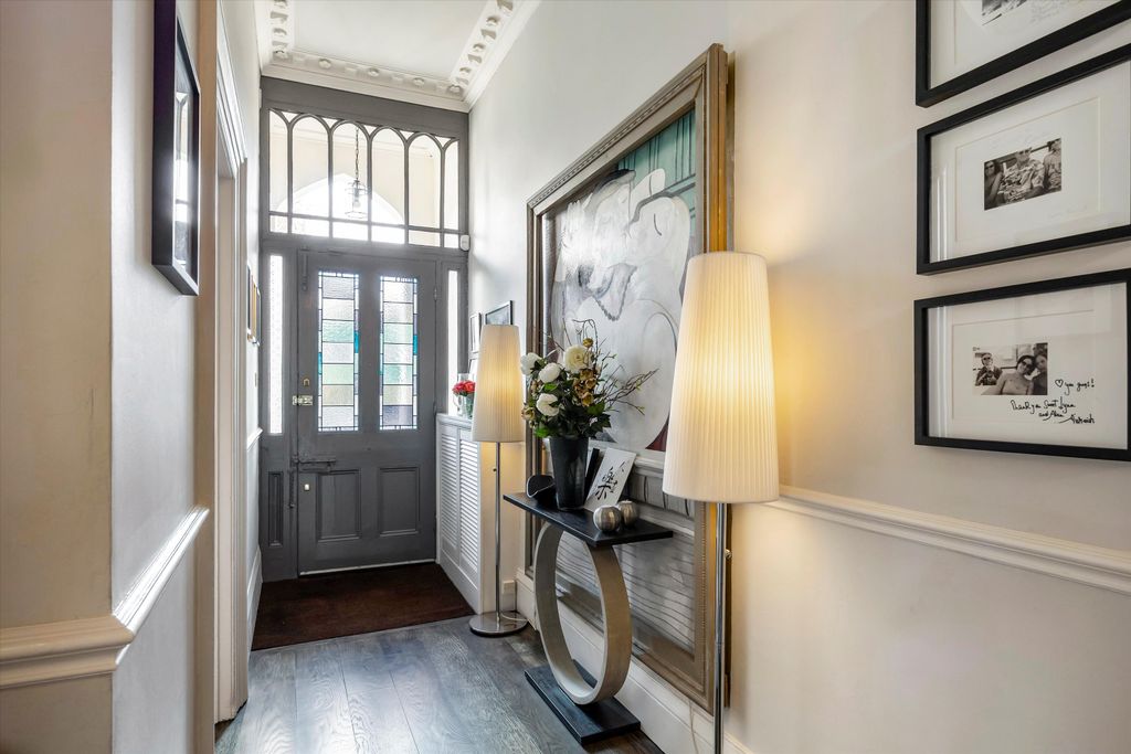 Property photo 2 of 24 Image