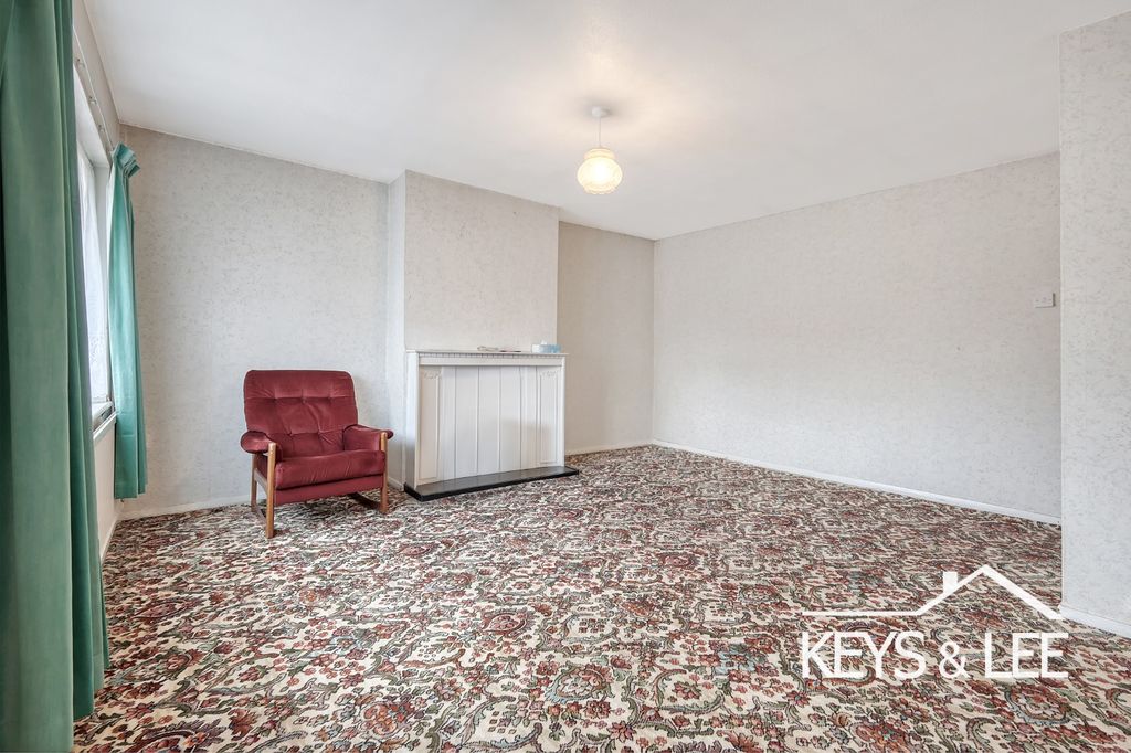 Property photo 3 of 10 3886038