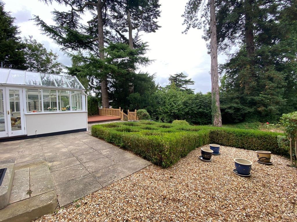 Property photo 3 of 22 Private Garden.Jpg