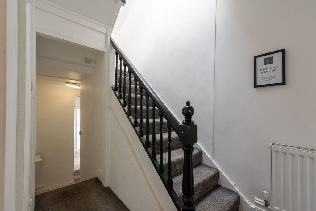Property photo 3 of 24