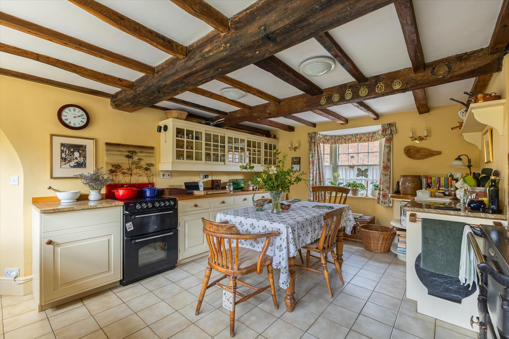 Property photo 3 of 21 Image