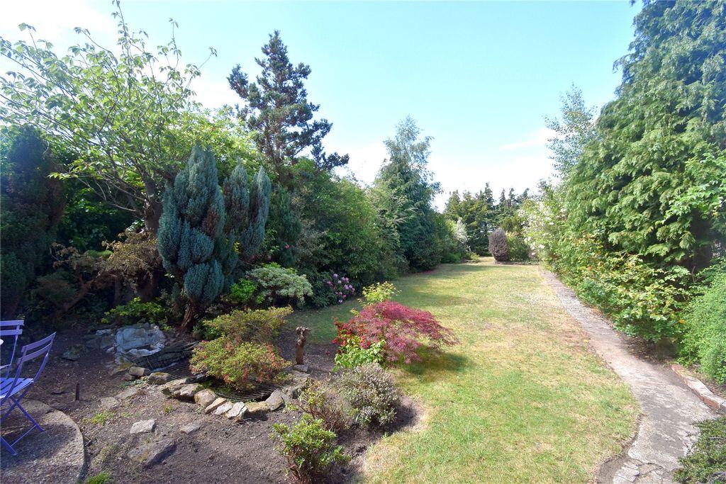 Property photo 2 of 15 Garden