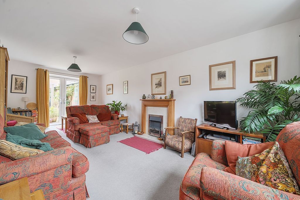 Property photo 2 of 20