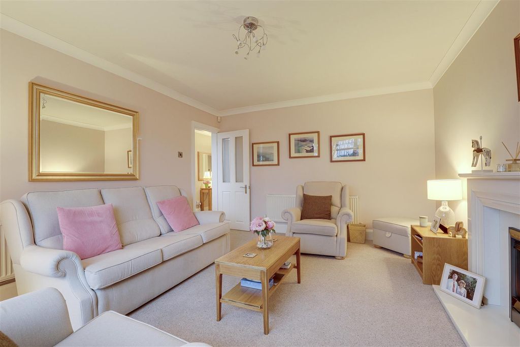 Property photo 3 of 17 13.Jpg