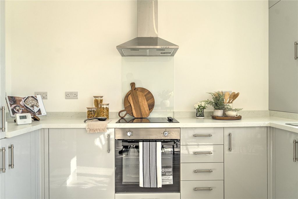 Property photo 3 of 8 Picture No. 24