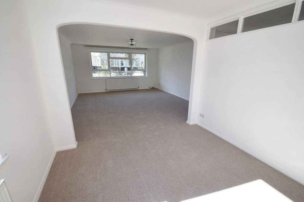 Property photo 3 of 12 Dsc_0003 (1).Jpg