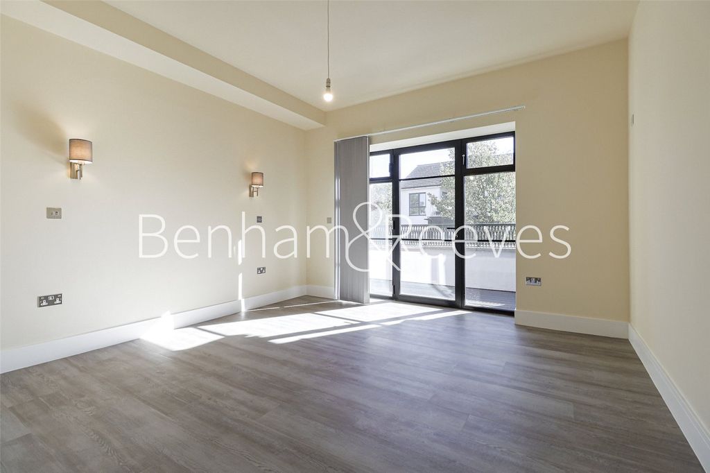 Property photo 3 of 15 Picture No. 07