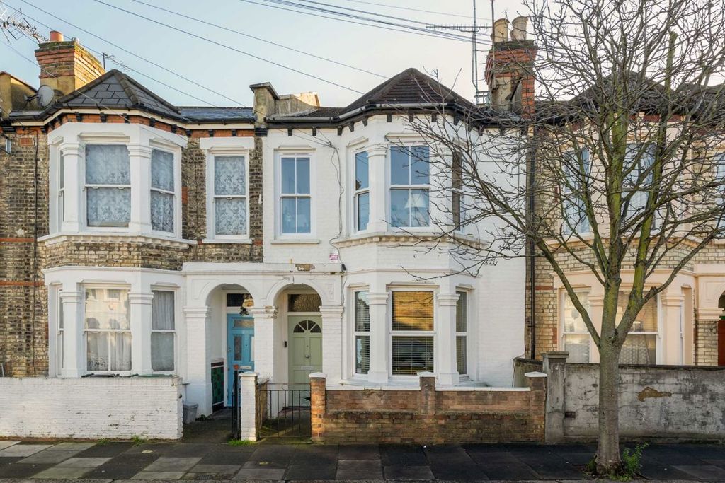 Property photo 1 of 8