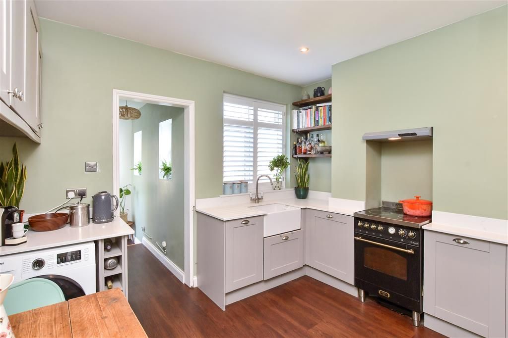 Property photo 1 of 11 Kitchen