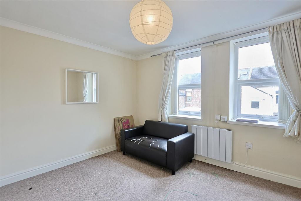Property photo 2 of 7 1200C43D-D825-4B54-Bf63-Dccd4643D8C8_1_201_A.Jpeg