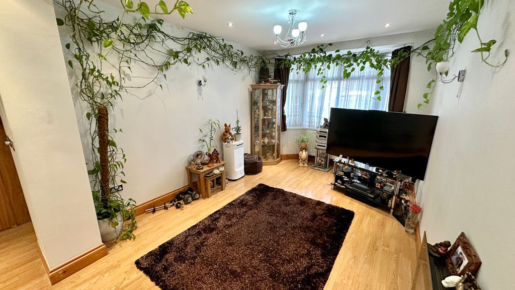 Property photo 2 of 16