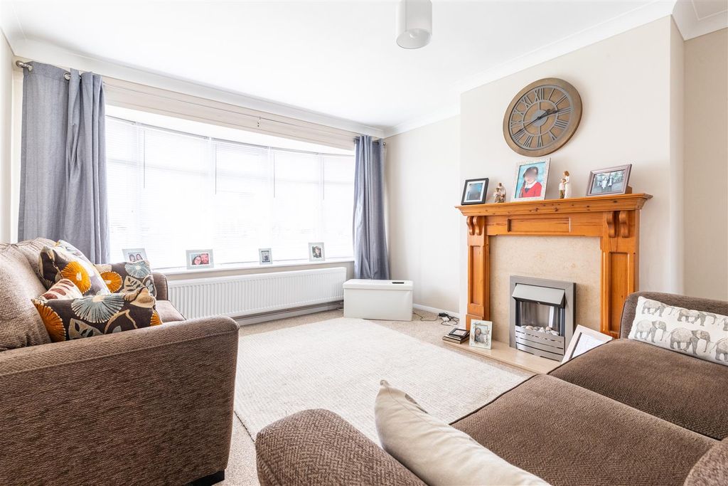 Property photo 2 of 11 Lounge Dining Room